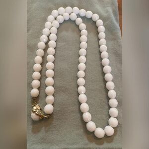 White Glass Beaded Necklace Faceted Round Beads Gold Tone Box Clasp Women 24”